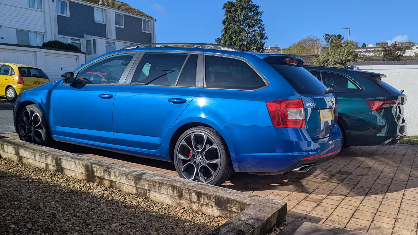 2015-Skoda-Octavia-vRS-rear-quarter-static