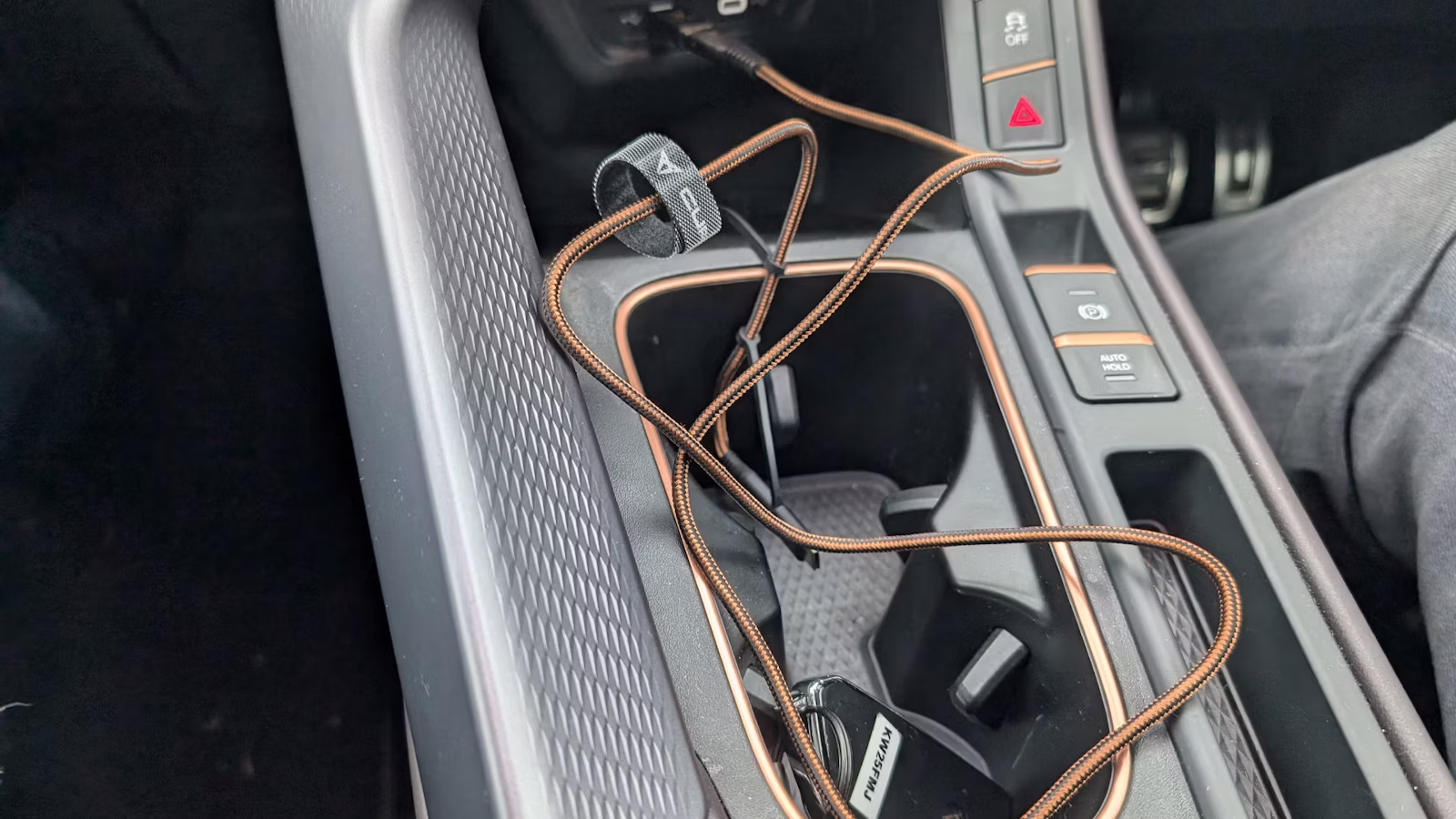 2025-Cupra-Terramar-interior-phone-charger