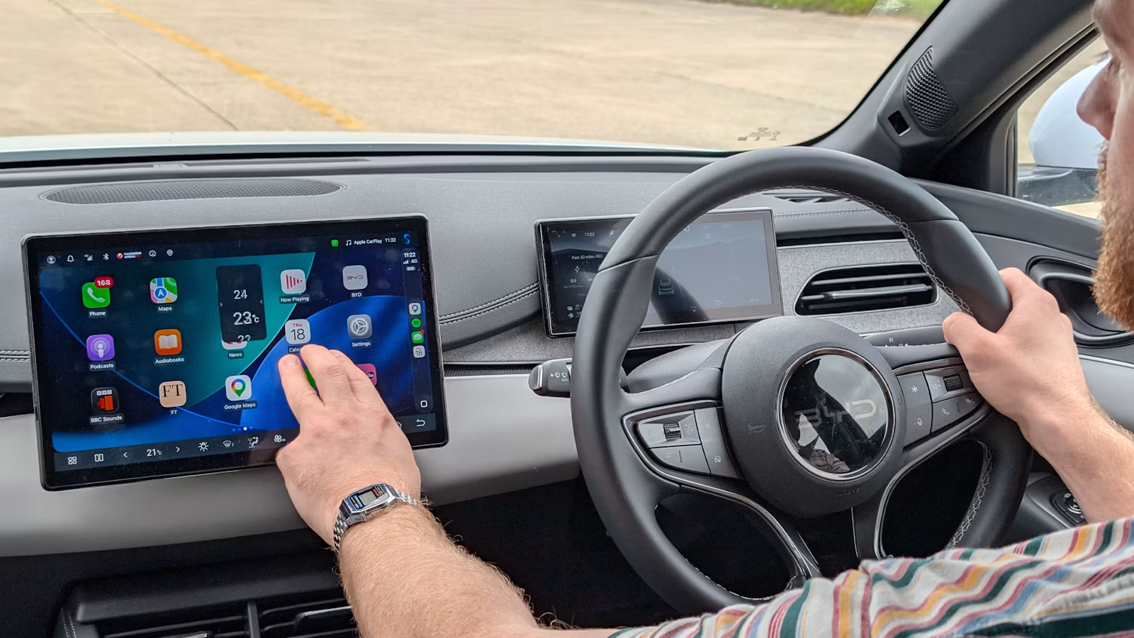 2026-BYD-Seal-6-infotainment-James-Drujon-Carwow