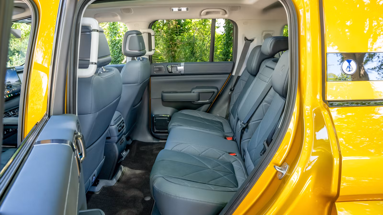 2026-Denza-Bao-5-rear-seats