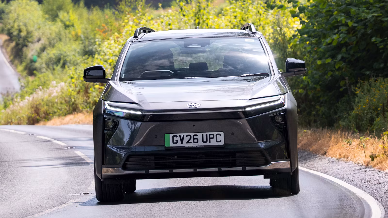 2026-Toyota-bZ4X-T-vs-RAV4-1