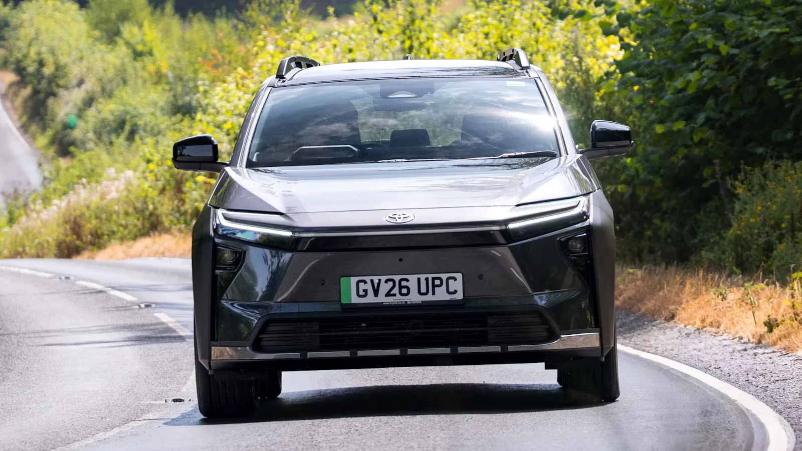 2026-Toyota-bZ4X-T-vs-RAV4-1