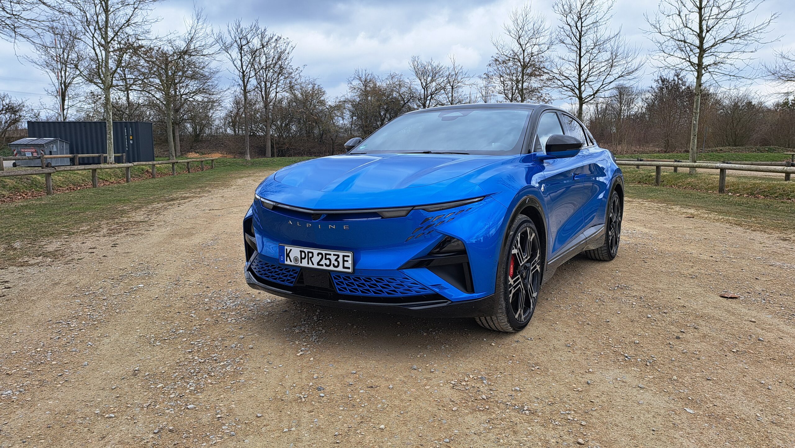 Alpine A390 vorne drei viertel