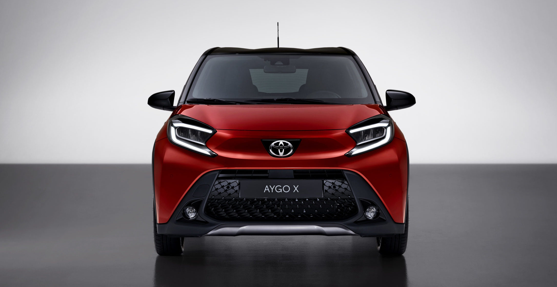 Accoudoir Double Couche Toyota AYGO X - Boîte Rangement Console Centrale Avec Porte-Gobelet Noir Rouge