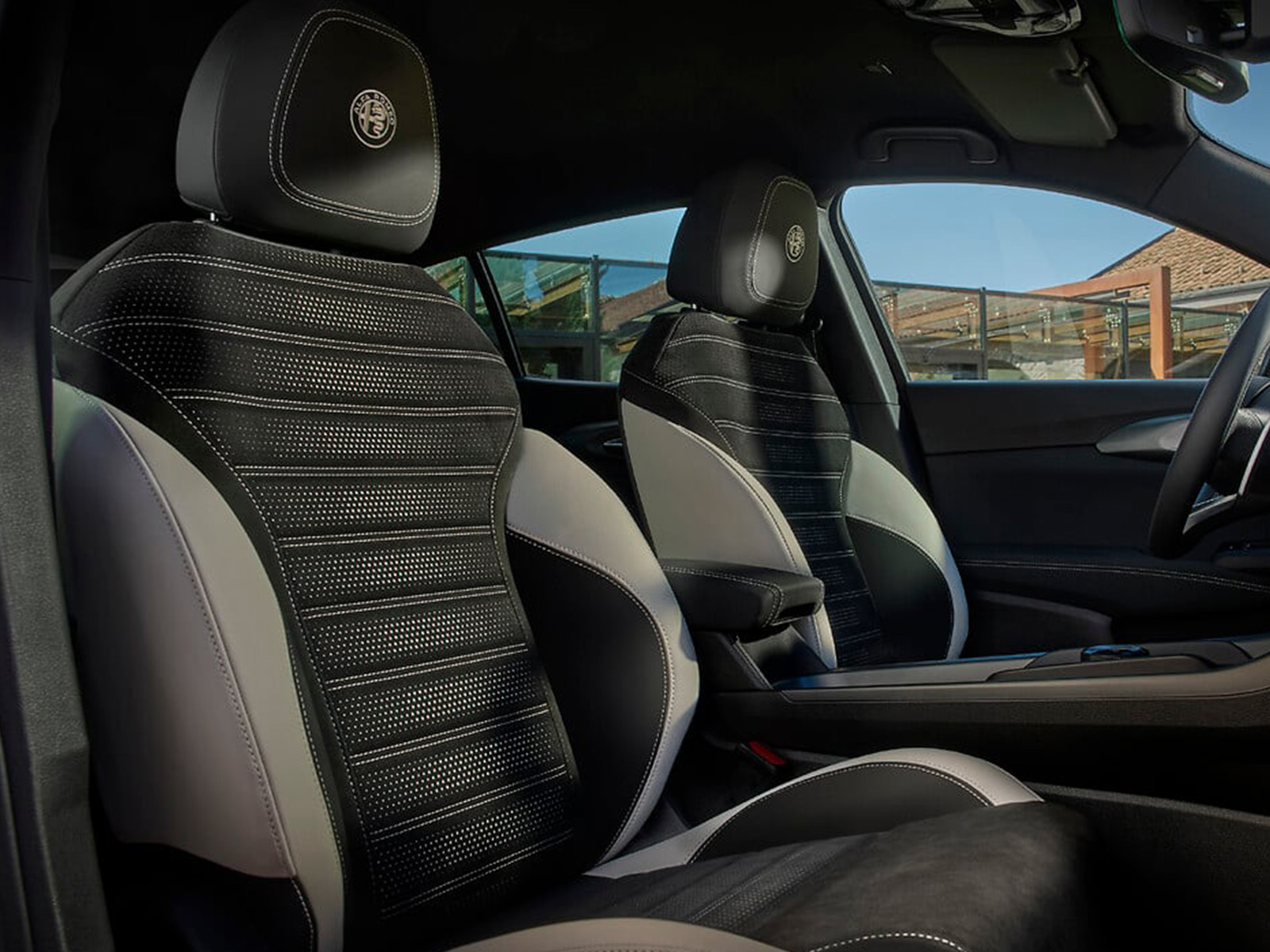 Alfa Romeo Tonale Facelift 2025 Vordersitze