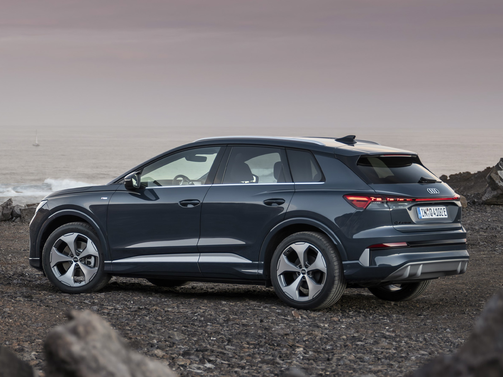 Audi Q4 e-tron Facelift 2026 Seitenansicht