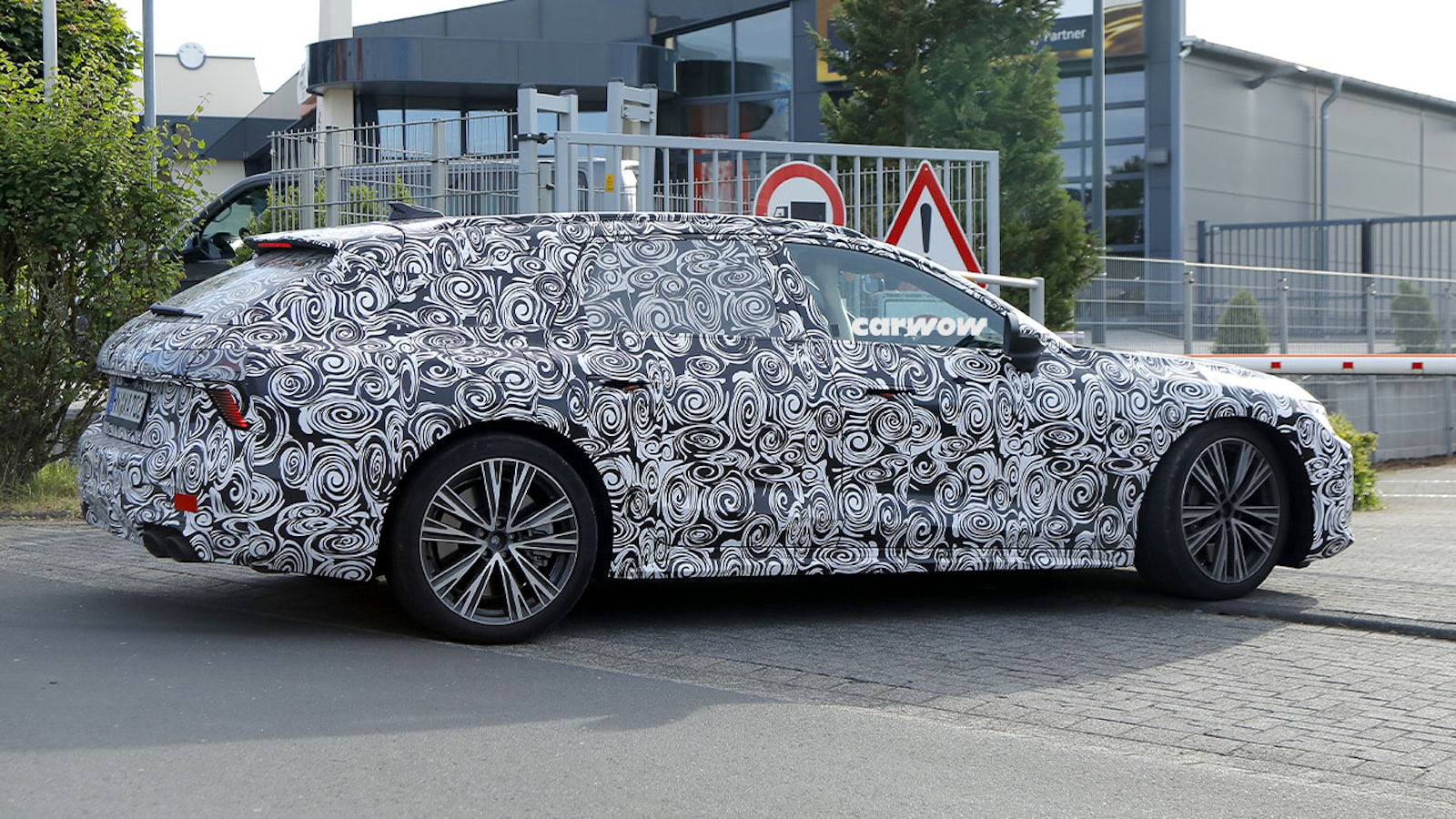 Audi S7 auf Testfahrt Seitenansicht
