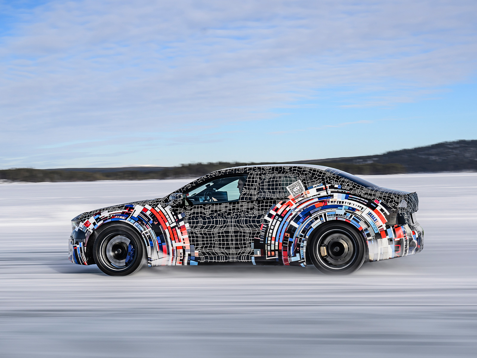 BMW M3 Elektro Seitenansicht Teaser 2026 Januar