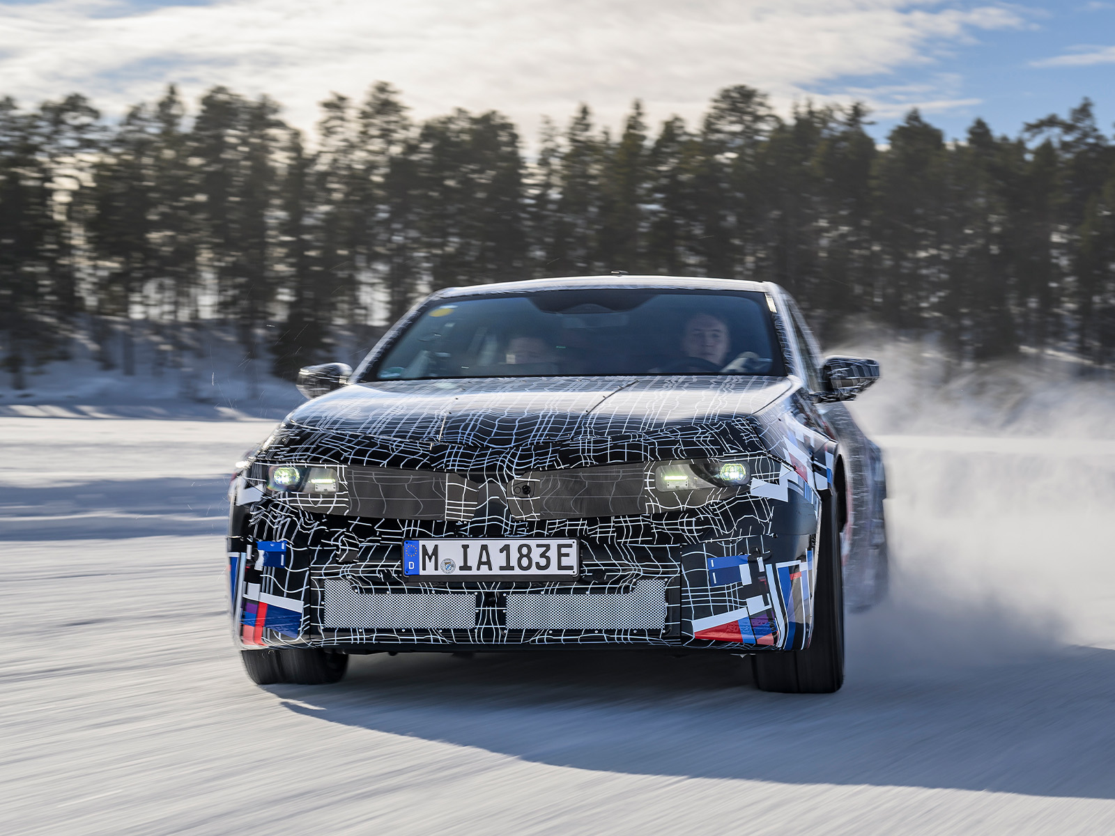 BMW M3 Elektro Teaser Januar 2026 Frontansicht