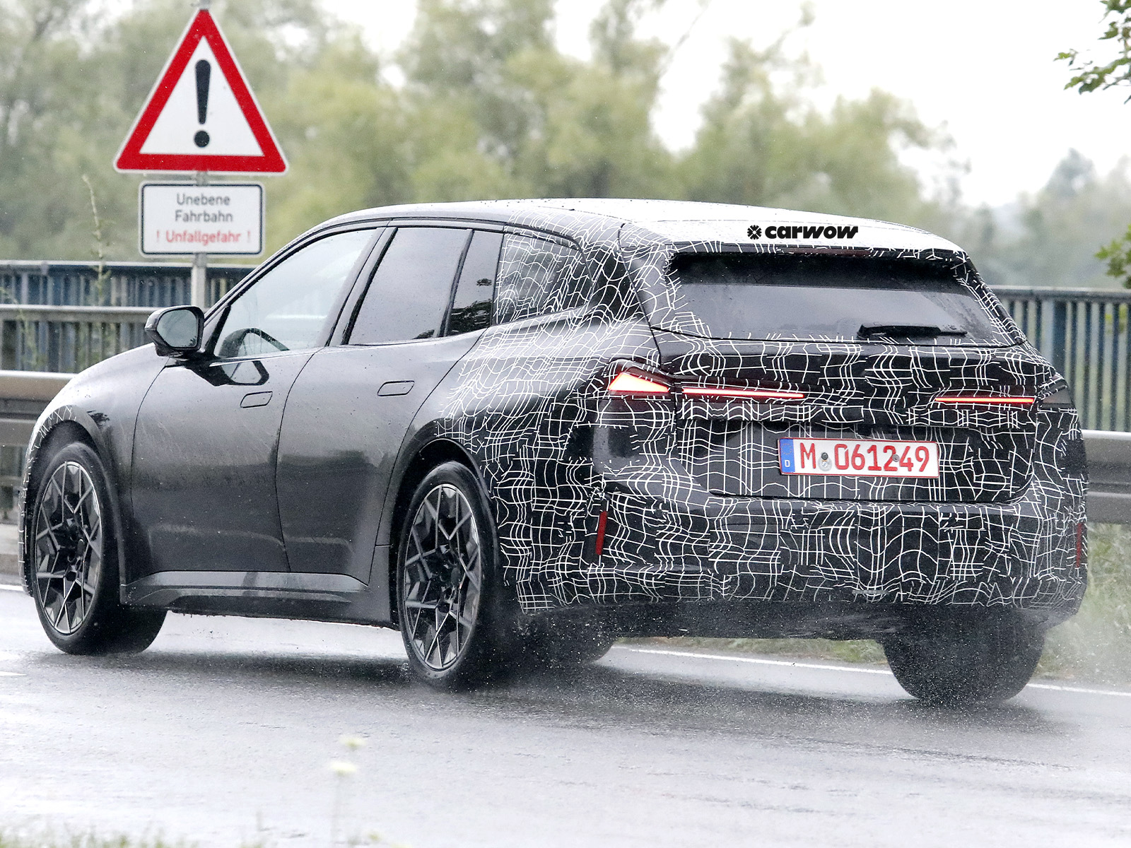 BMW i3 Touring auf Testfahrt Heckansicht 3