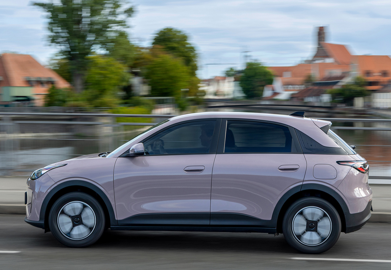 Geely E2 Seitenansicht