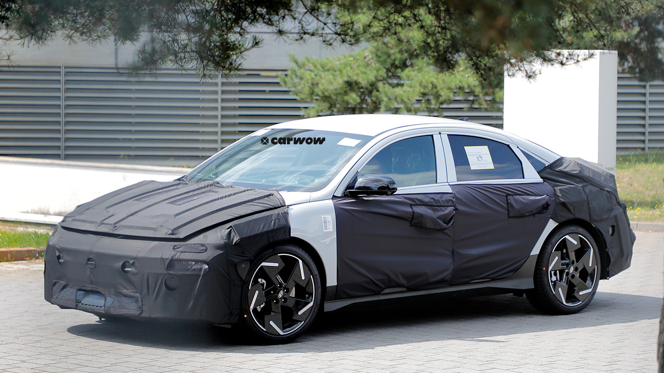 Hyundai Ioniq 6 facelift on test drive