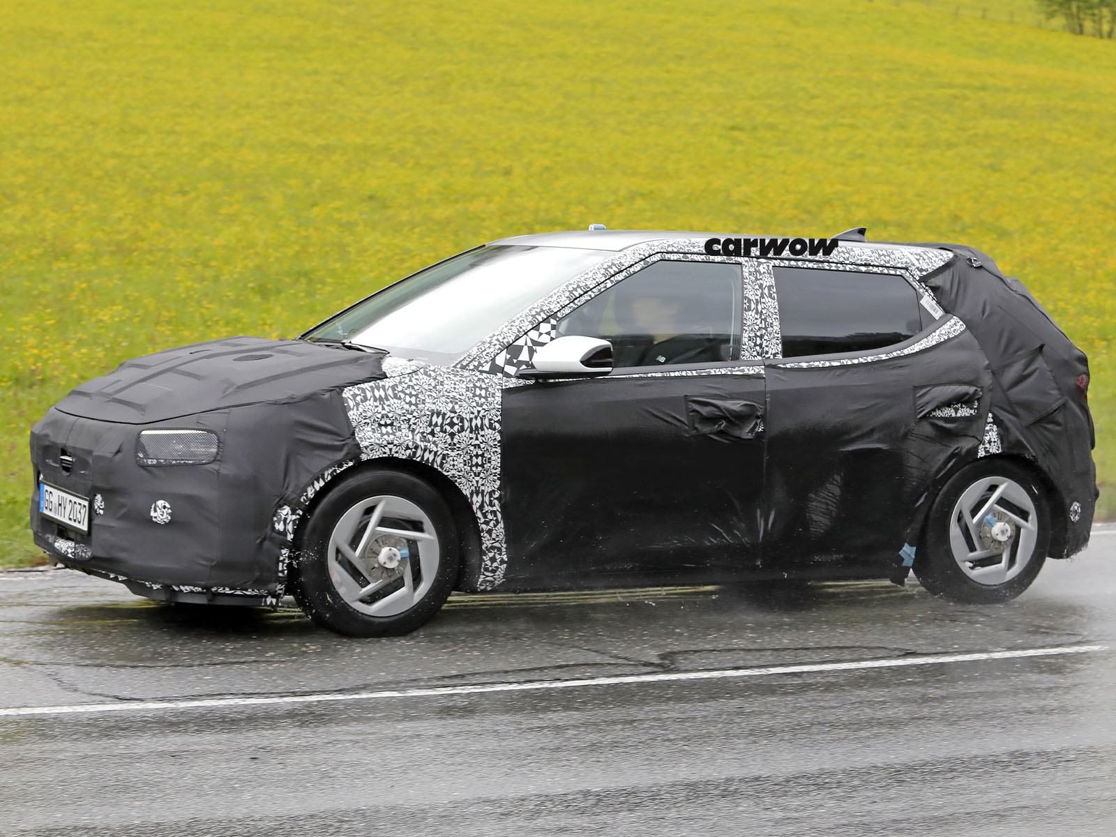 Hyundai i20 2027 auf Testfahrt Seitenansicht