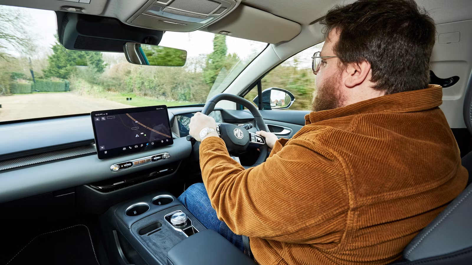 MG4-EV-Tom-Wiltshire-driving