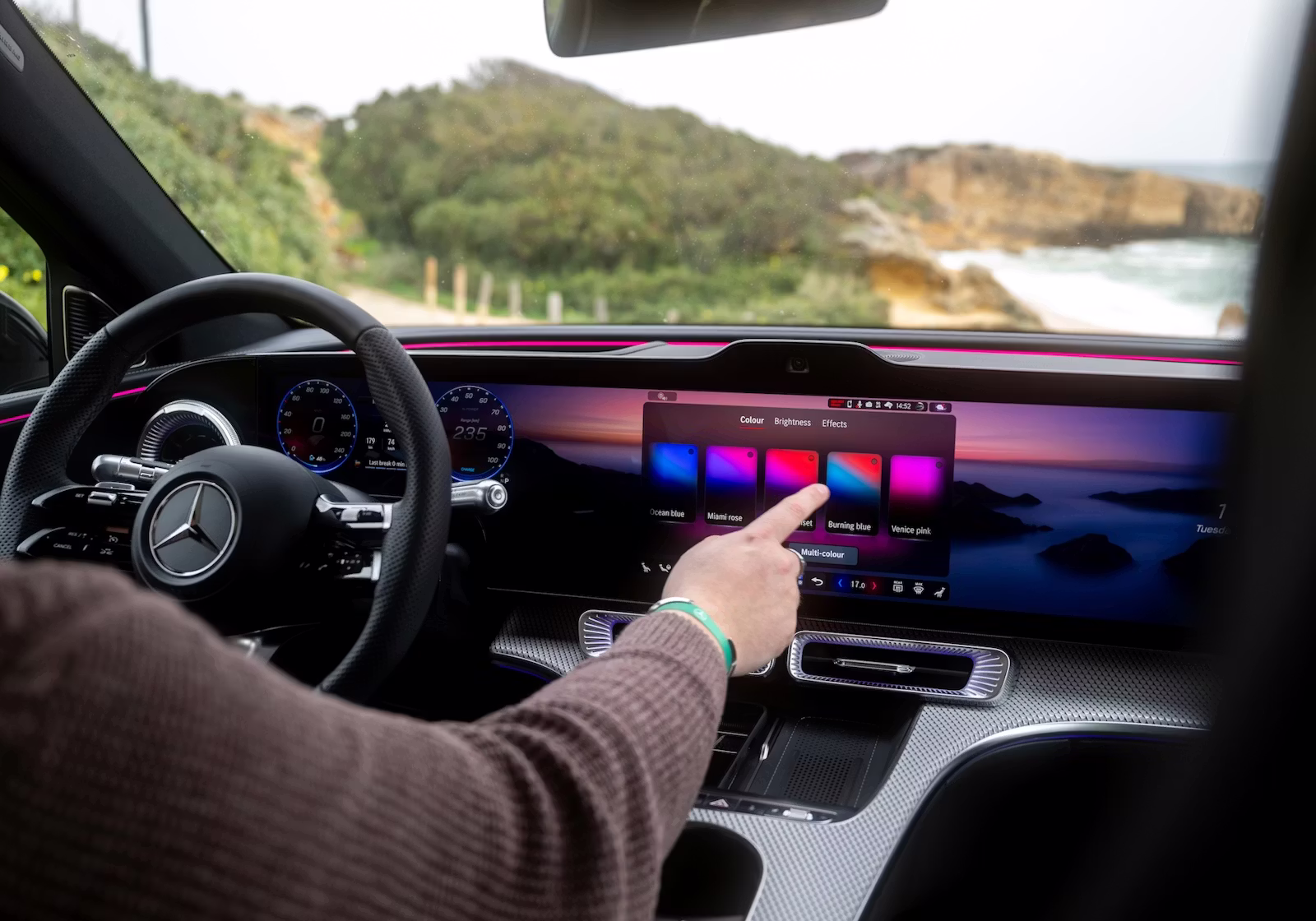 Mercedes-GLC-EV-2026-LHD-interior1