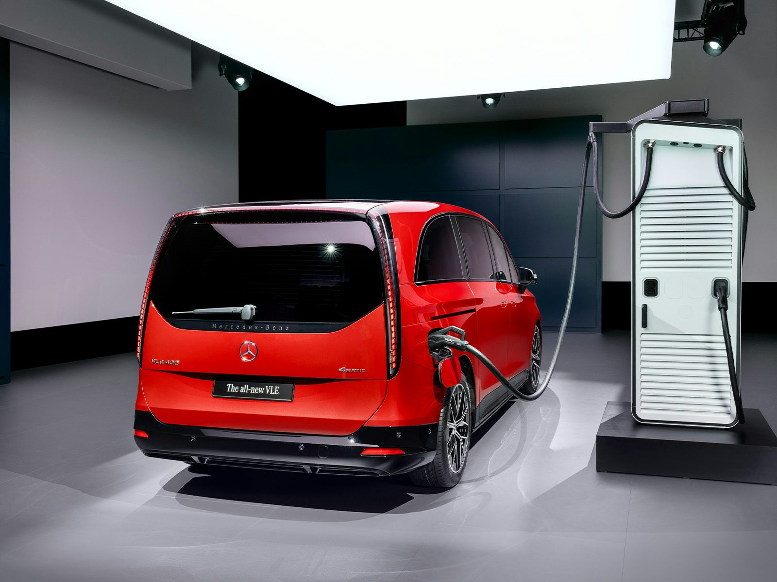 Mercedes VLE Ladevorgang