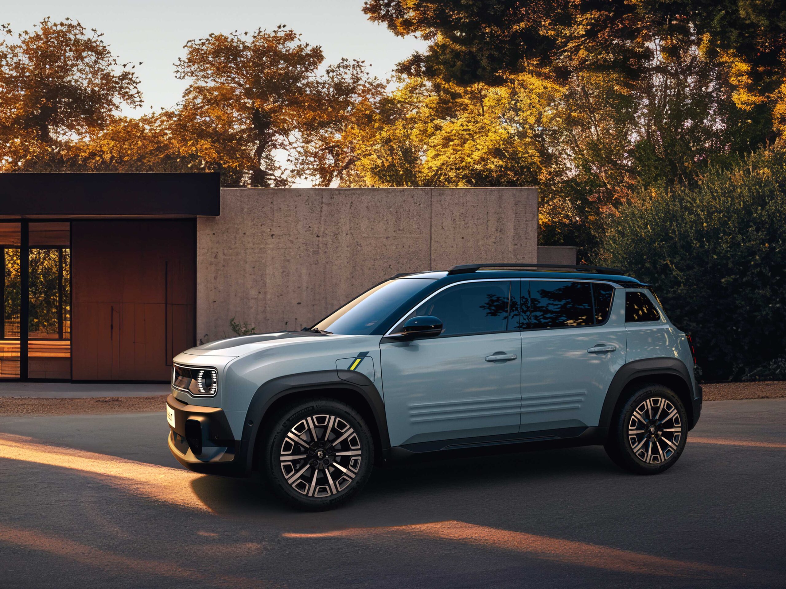 RENAULT-4-E-TECH-ELECTRICSep