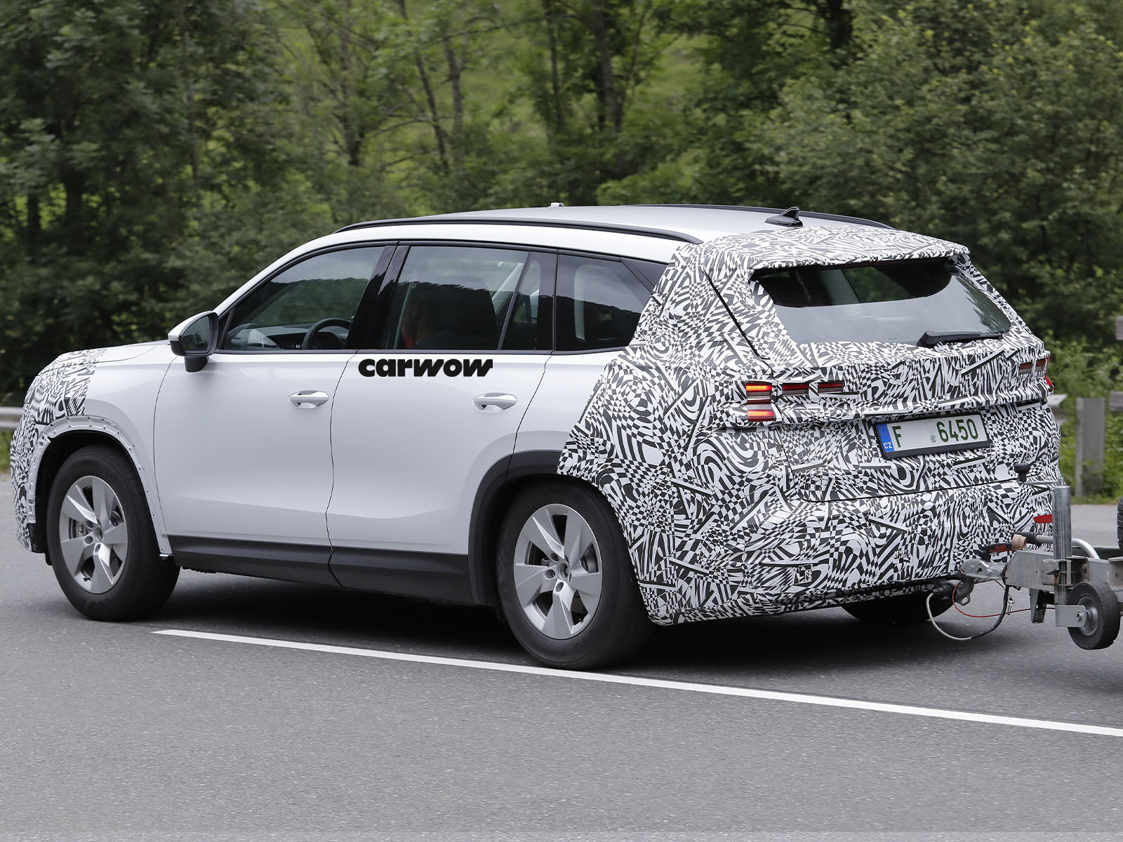 Skoda Kodiaq auf Testfahrt Heckansicht
