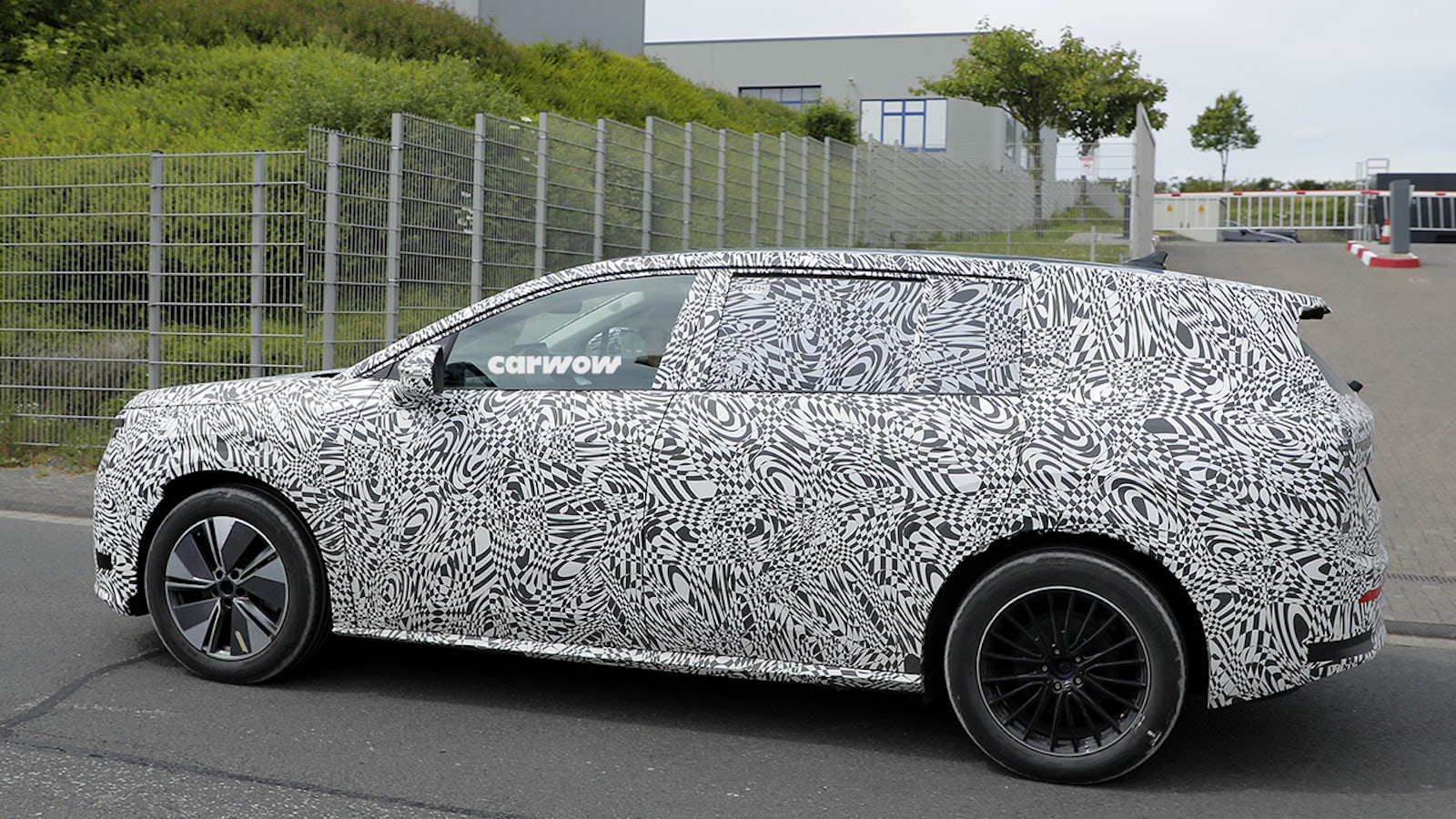 Skoda Vision 7S Ring Testfahrt seitlich