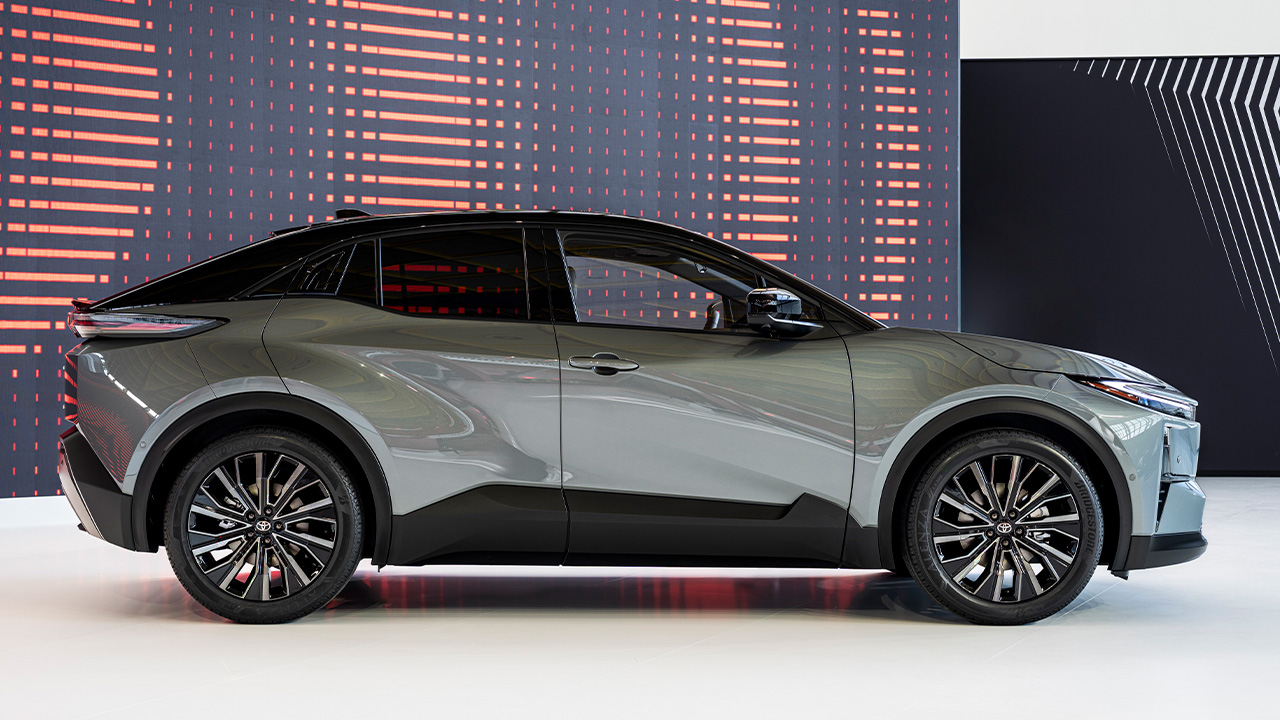 Toyota C-HR+ Seitenansicht