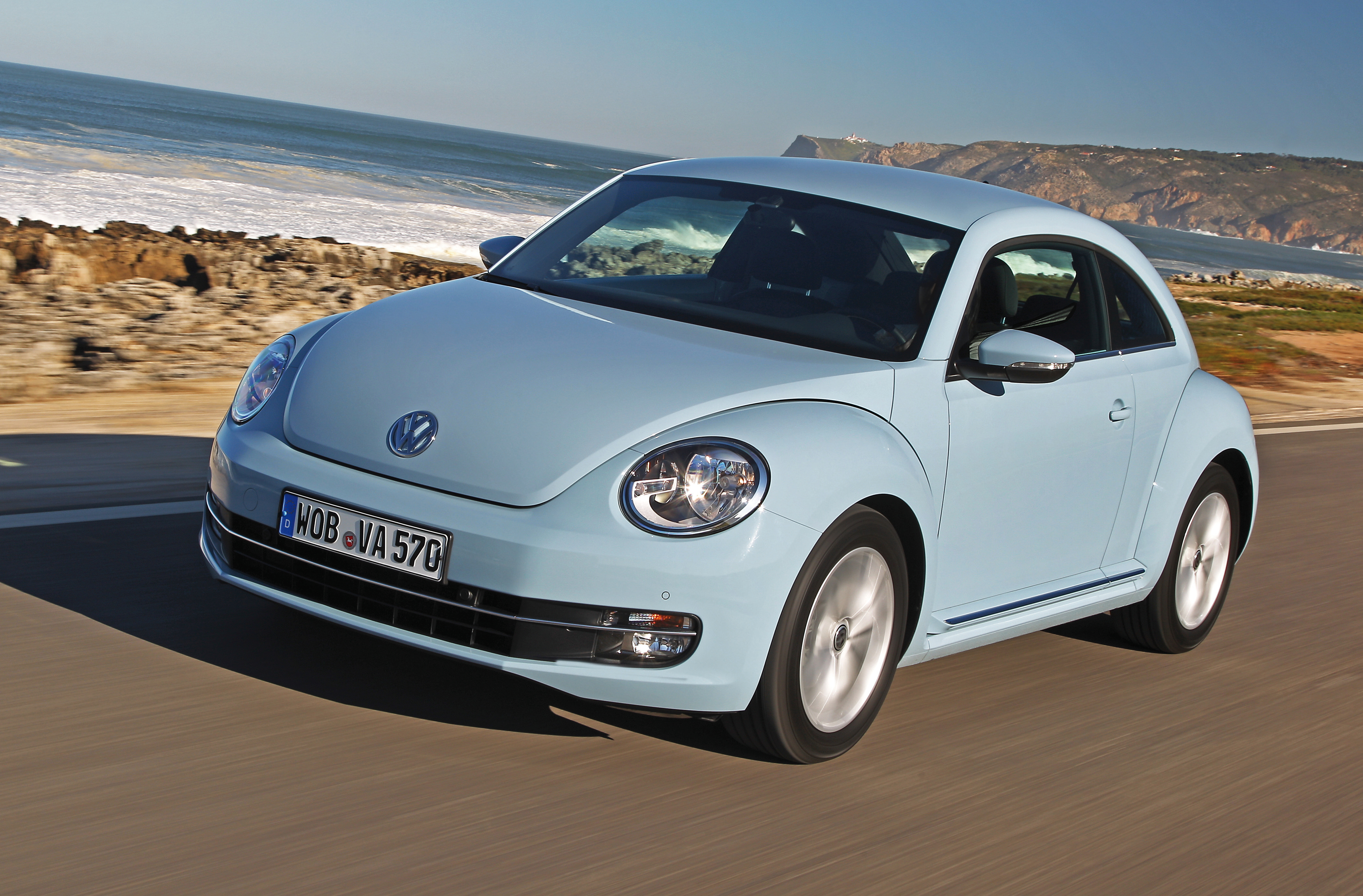 Фольксваген жук новый. Volkswagen Жук Битл. Фольксваген Нью Битл. Volkswagen New Beetle. Volkswagen Жук New Beetle.