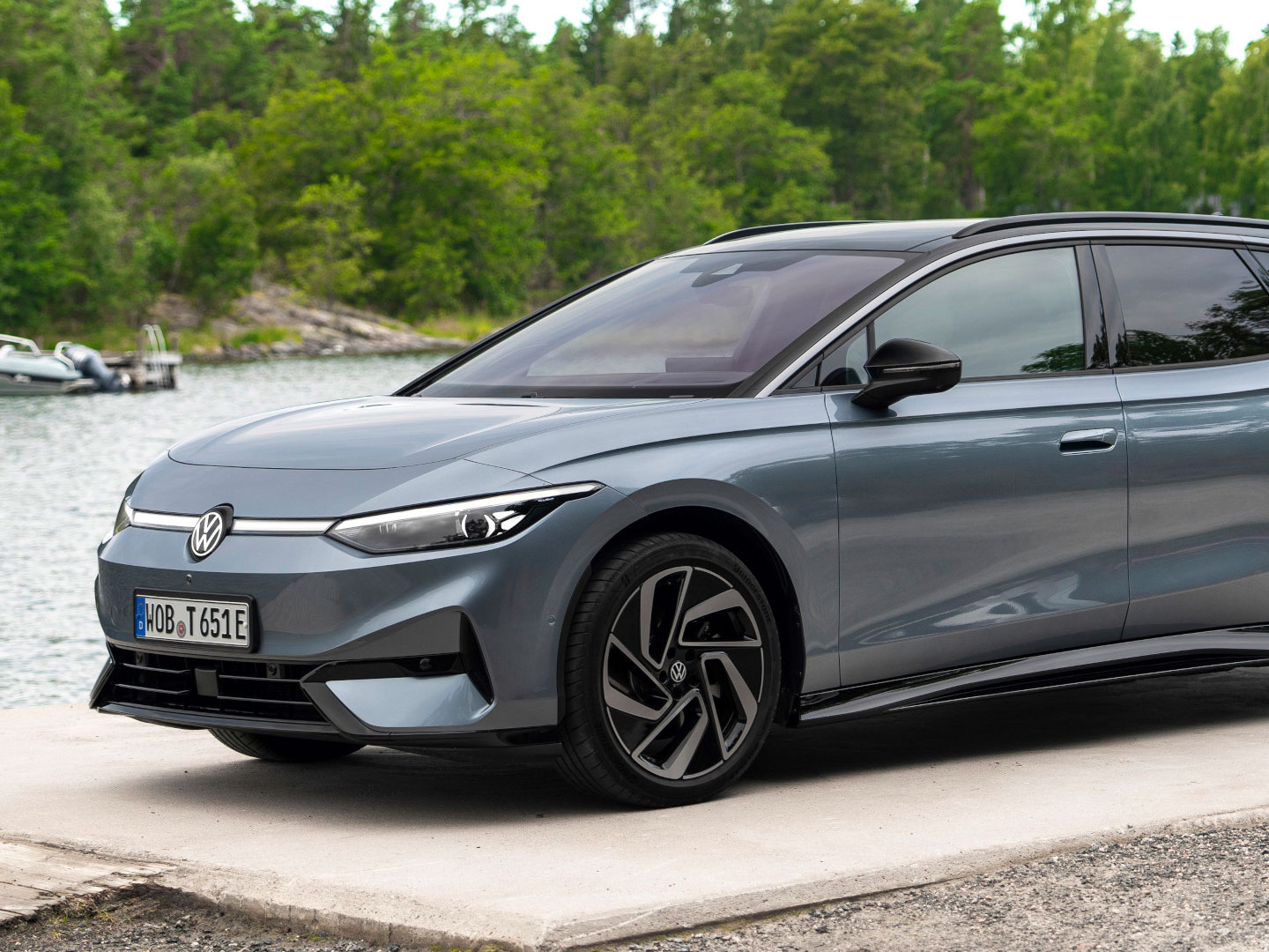 VW-ID.7-Tourer-Front