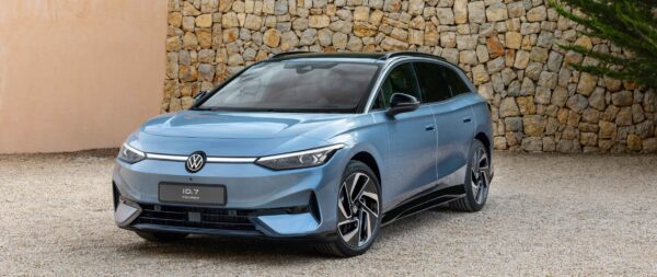 VW-ID.7-Tourer-Front