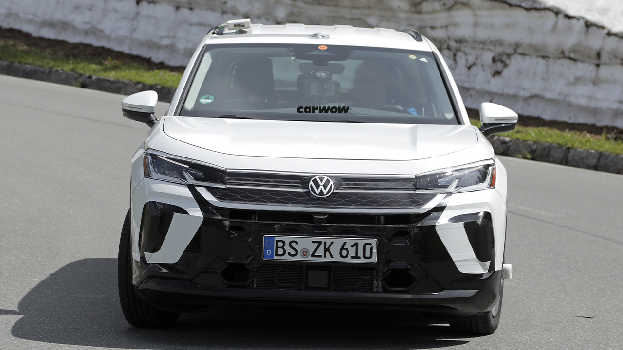 VW T-Roc on test drive front