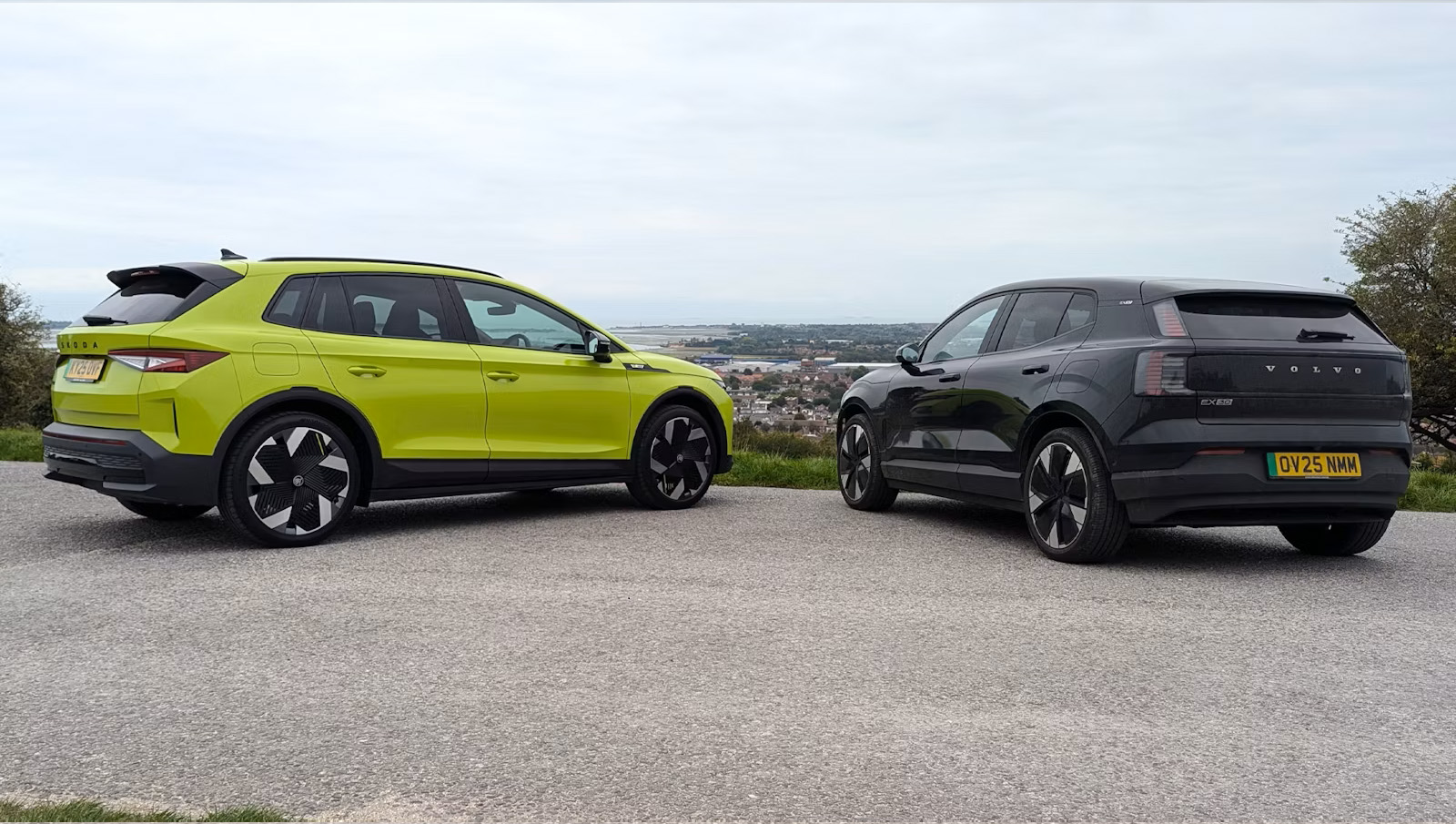 Volvo EX30 vs Skoda Elroq RS Heckansicht
