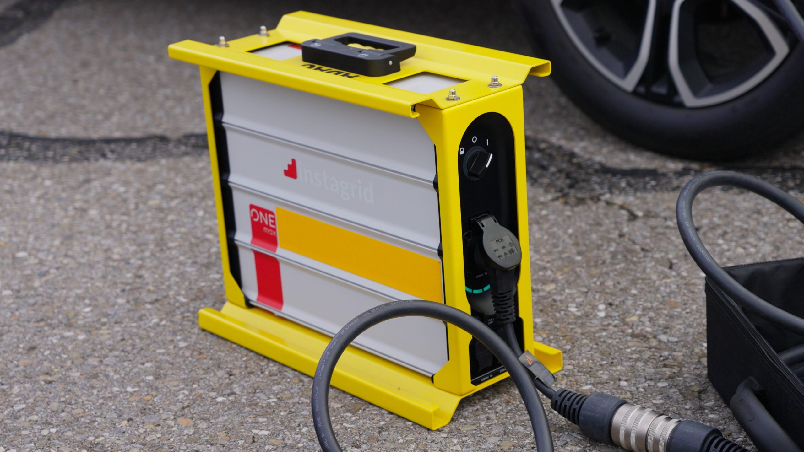 portable_charging_jeep_avenger_framegrab_1.2.1